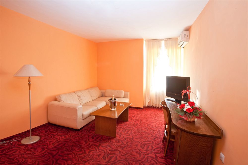 Hotel Blvd 7 พลอฟดิฟ ภายนอก รูปภาพ