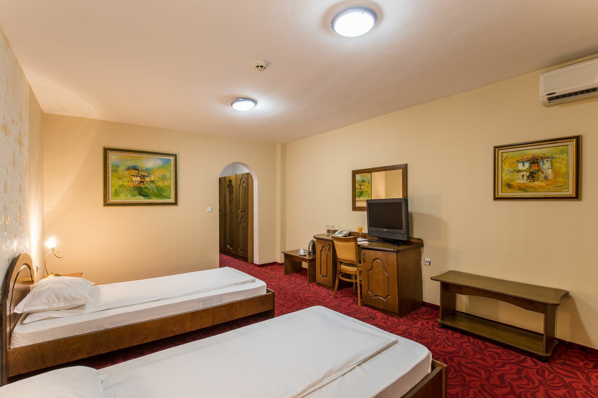 Hotel Blvd 7 พลอฟดิฟ ภายนอก รูปภาพ